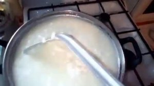 Домашний твердый сыр из козьего молока.