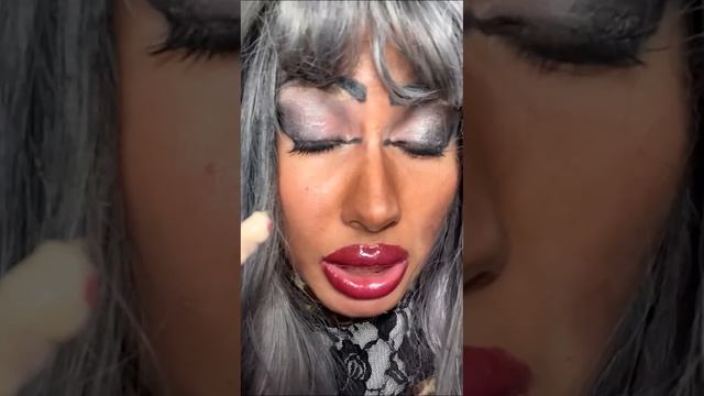 ASMR ?УДАЛЯЕМ ЯЧМЕНЬ В САЛОНЕ КРАСОТЫ смотреть онлайн