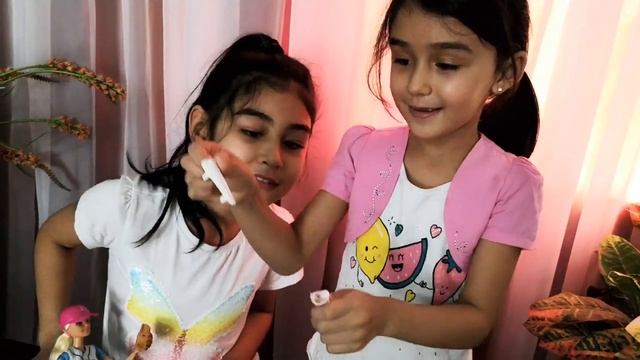 Barbie безграничные движения Made to move Самая подвижная кукла Барби! Обзор и распаковка смотреть онлайн