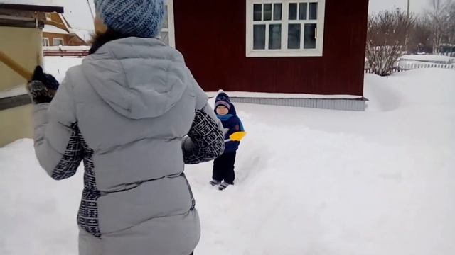 На даче чистим снег смотреть онлайн