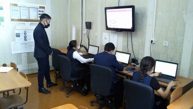 Урок информатики "Работа с учебным исполнителем алгоритмов" в 9 классе МБОО "Х-АСОШ" смотреть онлайн