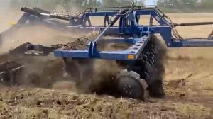 Дисковая борона дискатор БДЛ-5х2 ПС в работе .