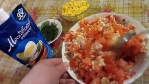 САЛАТ с КОПЧЕНОЙ КУРИЦЕЙ . С СЫРОМ , И ОВОЩАМИ !!!