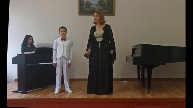 Муз. В. А. Моцарта, сл. А. Лейкиной Послушай, как звуки хрустально чисты.mp4 смотреть онлайн