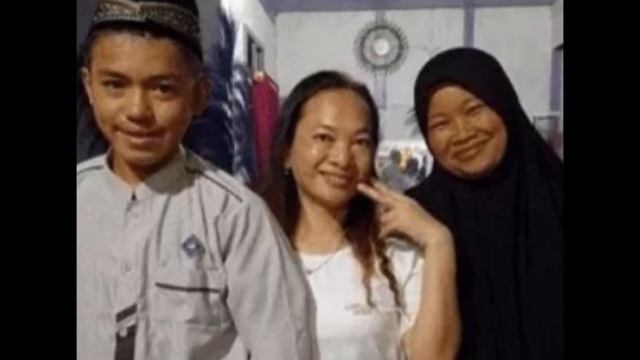 41-летняя индонезийка вышла замуж за 16-летнего сына своей подруги смотреть онлайн