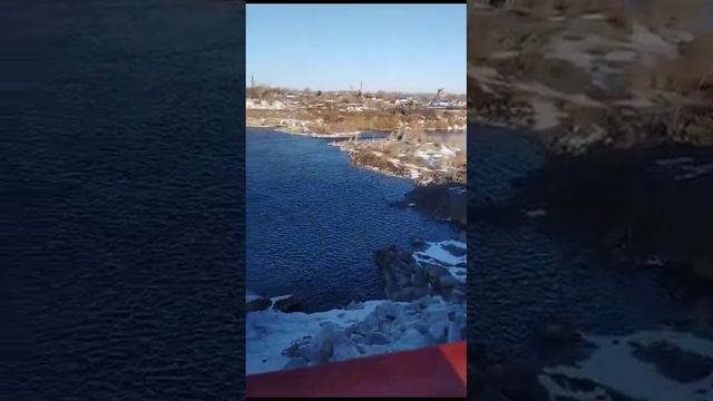 Вода перелилась через гребень плотины Сергеевского водохранилища