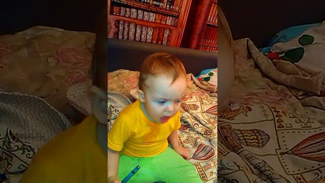 Ребенок 7 месяцев пускает пузыри ртом смотреть онлайн