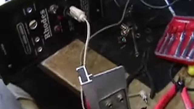 Fender Rhodes Piano Ground Loop Inspection смотреть онлайн