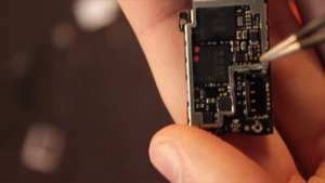 Ремонт iPhone 4. iPhone 4 не видит аккумулятор. iPhone не заряжается. Решение проблемы