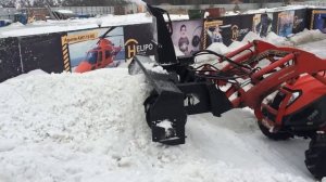 Снегоуборщик с гидроприводом на тракторе