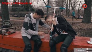 Обзор трюкового самоката Razor Grom. Недорогой самокат для новичков  Трюк