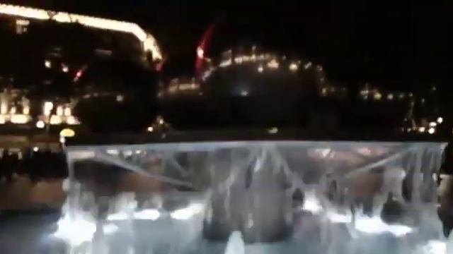 Фонтан на Площади фонтанов в Баку.