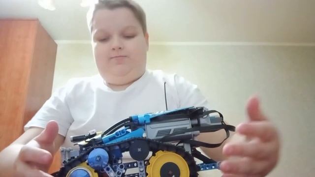 Обзор набора LEGO TECHNIC артикул 42095 смотреть онлайн
