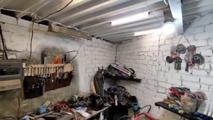 Освещение гаража дёшево и просто LED лампами g13. Делаем рабочее место светлее. Покраска стен гараж