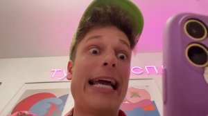 Вильям Бруна спалил свои номер телефона