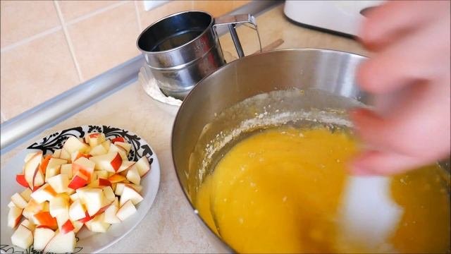 ПРОСТОЙ БЫСТРЫЙ и ВКУСНЫЙ рецепт ШАРЛОТКИ на КЕФИРЕ