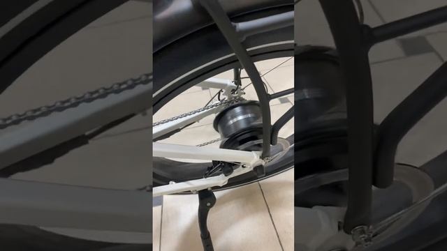 Как звучит редукторное мотор колесо Bafang 750W на скорости 45 км/ч. Электровелосипед Eco Drive V11