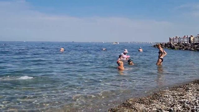 #АНАПА ПРОЗРАЧНОЕ МОРЕ. ЛЮДЕЙ ВСЁ БОЛЬШЕ. УТРЕННИЙ ПЛЯЖ ВЫСОКИЙ БЕРЕГ.