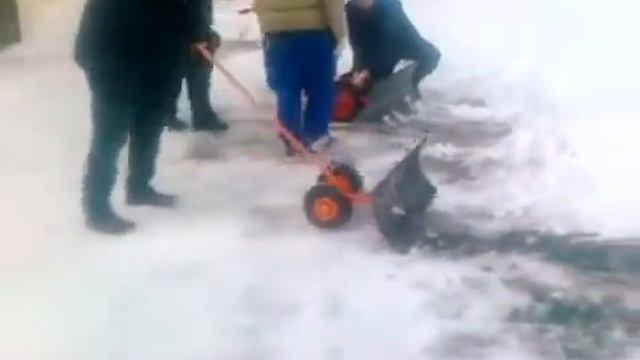 Лопата на колесах смотреть онлайн