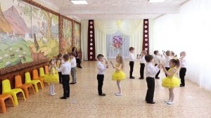 Игра на ложках "Кадриль для мамы"