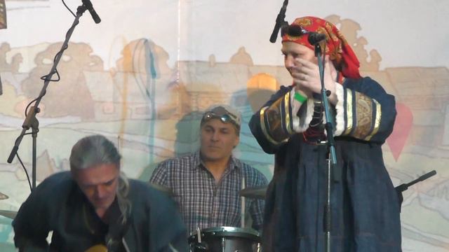 Мила Кикина и "Калитку Прикрой" - А кто у нас не весёл сидит @ Владимирский парк 15.05.2016 смотреть онлайн