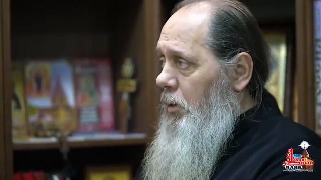 КАК МОЛИТЬСЯ НА СВЯТКИ