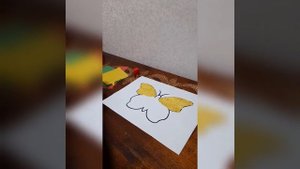 Обрывная аппликация из бумаги "Бабочка"