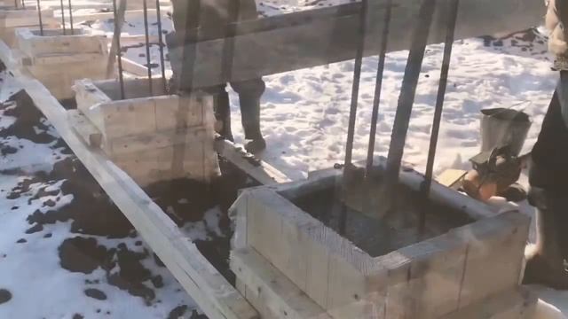 Бетонирование опор столбчатого фундамента