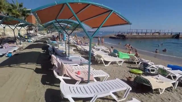 День 1 / Летим в Турцию / гуляем по огромной территории / море пляж бассейн и бар (Аланья 2018)
