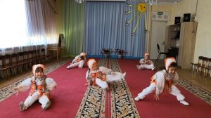 Танец "Мы веселые малышки"