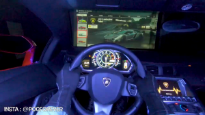  Геймер превратил спорткар Lamborghini в игровой контроллер 