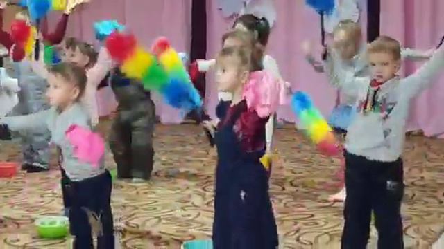 танец дошкольников "Если утром дети умываются" смотреть онлайн