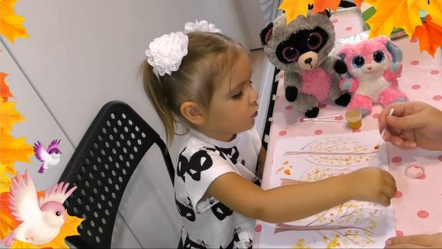 Весёлая школа с зайчиком и крошкой Енотом. Как рисовать ватными палочками? смотреть онлайн