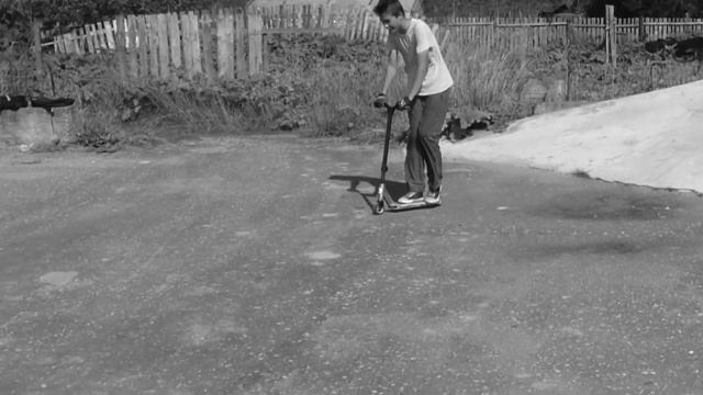 5 легких трюков на самокате(Скуте) №2 смотреть онлайн