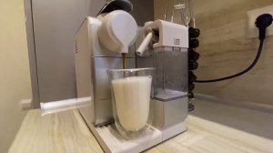 приготовление латте на Nespresso Delonghi EN 550
