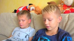 СЕСТРА дала свои деньги БРАТЬЯМ на НОВЫЙ НЕРФ. БРОС ШОУ. NEW NERF.