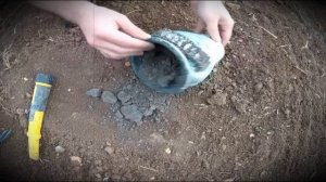 Поисковик Нашел Тайник в сосуде  КЛАД в земле