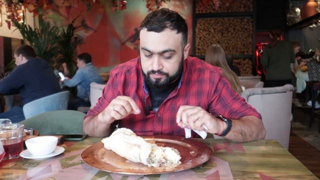 Обзор грузинского ресторана АйДаБаран / СУПЕР МЕГА ЧЕБУРЕК! / Обед за 7000 рублей / Тик ток Чебурек смотреть онлайн