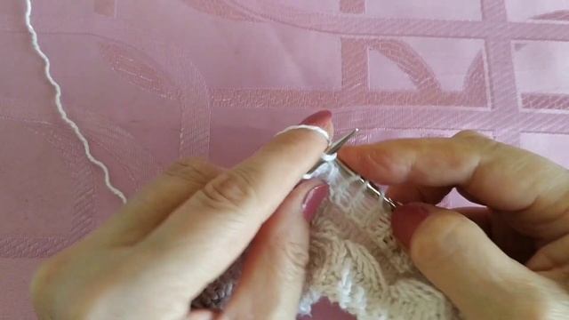 Футболка. Реглан сверху с ажурными рукавами и низом.