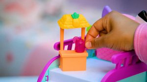 How to Use the Gabby Cat Friend Ship | Gabby’s Dollhouse | Toys for Kids