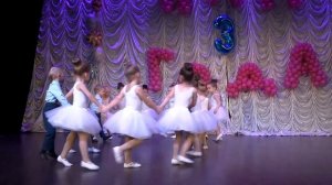 Карамельки. Танец Ладошки малыши 3 года