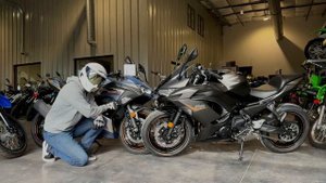 NINJA 400 vs NINJA 650 | WHICH ONE IS RIGHT FOR YOU? | BEGINNER BIKES FROM KAWASAKI | 1ST BIKE GUID