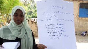 DR FADHILA KENGEJA AWASHAURI WANAUSHIRIKA WA KIKUNDI CHA MWANZO MGUMU  KENGEJA WILAYA MKOANI