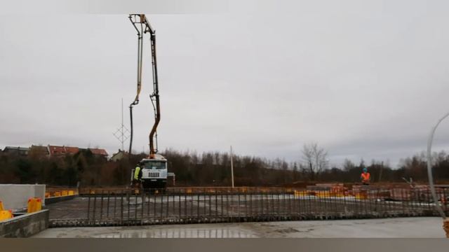 Вот такие рабочим будни, закончили перекрытие гаража #гараж #разговор #работа смотреть онлайн