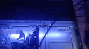 Hyundai H-LED48F401BS2 предупреждение, как не поломать матрицу после замены подсветки.
