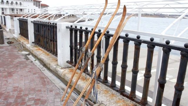 НА ЛЫЖАХ ПО АСФАЛЬТУ смотреть онлайн