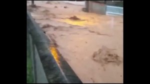 Мощные ливни вызвали сход оползней во Флорианополисе, штат Санта-Катарина, Бразилия.