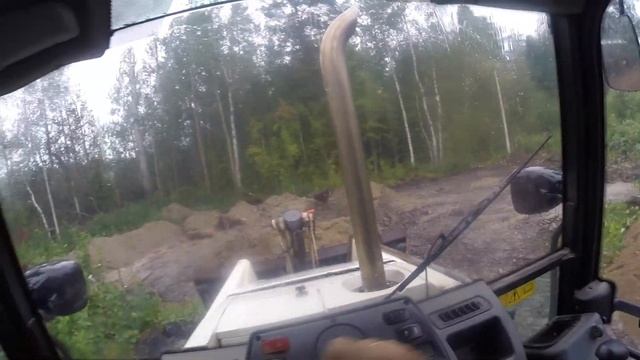 Как заработать большие деньги на экскаваторе-погрузчике Терекс TEREX смотреть онлайн