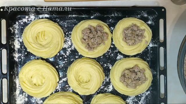 КАРТОФЕЛЬНЫЕ ВАТРУШКИ С МЯСОМ. Получился очень ВКУСНЫЙ ОБЕД.
