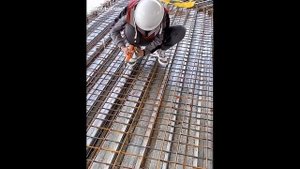 Автоматический строительный крючок для арматуры